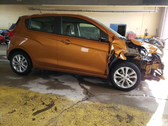 KL8CD6SA2KC776389 - 2019 CHEVROLET SPARK 1LT ORANGE photo 4