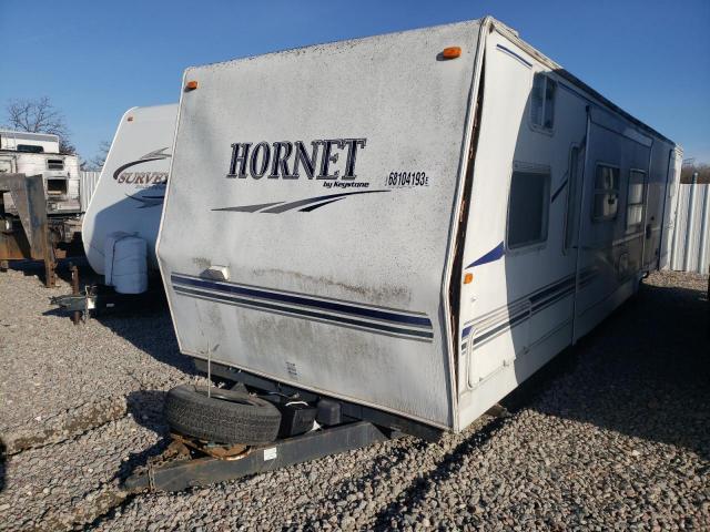 4YDT37D2330308600 - 2003 KEYSTONE HORNET WHITE photo 2