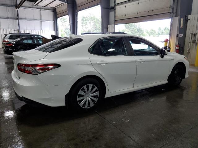 4T1C31AK0LU541388 - 2020 TOYOTA CAMRY LE WHITE photo 3