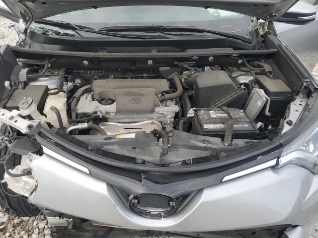 2T3RFREV7HW551015 - 2017 TOYOTA RAV4 XLE Plata foto 12