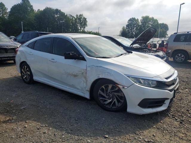 2HGFC2F75JH515558 - 2018 HONDA CIVIC EX أبيض صورة 4