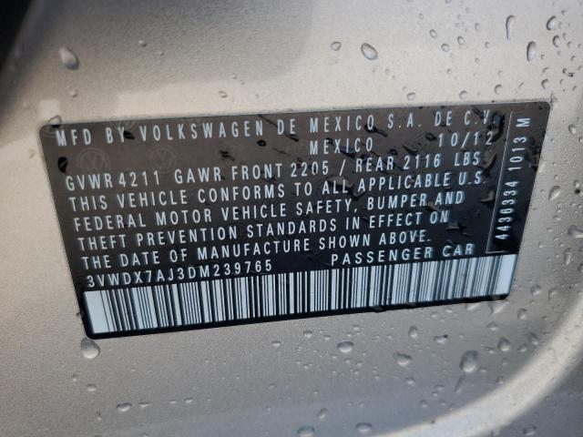 3VWDX7AJ3DM239765 - 2013 VOLKSWAGEN JETTA SE 金色 照片 12