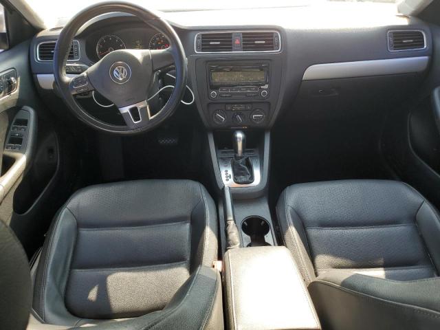 3VWDX7AJ3DM239765 - 2013 VOLKSWAGEN JETTA SE 金色 照片 8