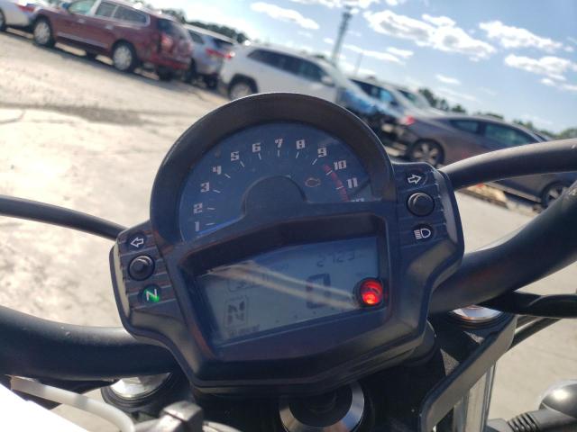 JKAENEC13NDA05814 - 2022 KAWASAKI EN650 C WHITE photo 8