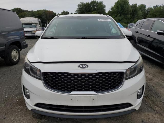 KNDMC5C14F6024415 - 2015 KIA SEDONA EX WHITE photo 5