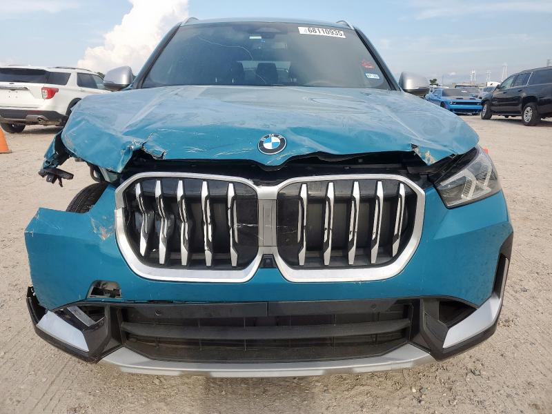 WBX73EF06R5Y82689 - 2024 BMW X1 XDRIVE28I BLUE photo 5