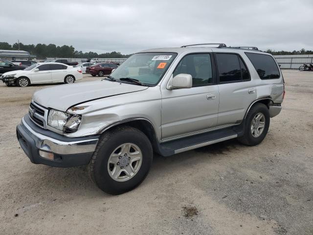 2000 TOYOTA 4RUNNER SR5, 