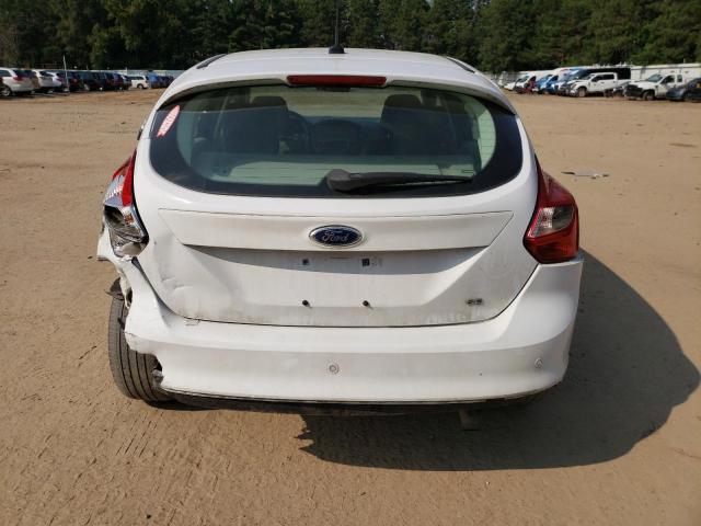 1FADP3K21DL204880 - 2013 FORD FOCUS SE WHITE photo 6