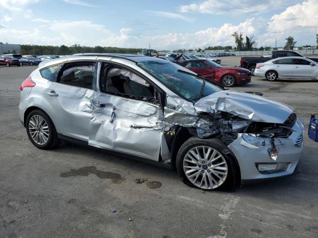 1FADP3N27JL249684 - 2018 FORD FOCUS TITANIUM SILVER photo 4