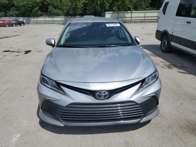 4T1C11AK4MU542079 - 2021 TOYOTA CAMRY LE SILVER photo 5