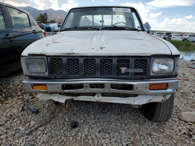 JT4RN38DXD0086795 - 1983 TOYOTA PICKUP RN38 WHITE photo 5