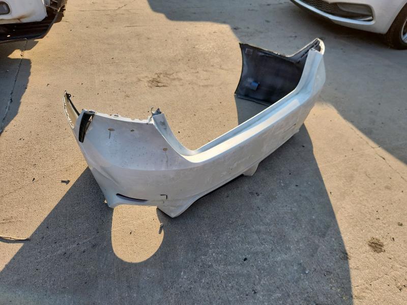 4T1B11HK3JU143676 - 2018 TOYOTA CAMRY L თეთრი ფოტო 12