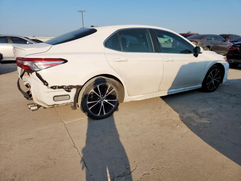 4T1B11HK3JU143676 - 2018 TOYOTA CAMRY L თეთრი ფოტო 3