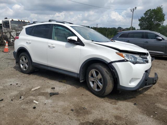 2T3RFREV5FW292439 - 2015 TOYOTA RAV4 XLE თეთრი ფოტო 4