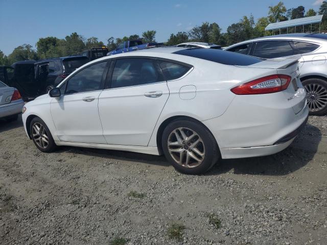 3FA6P0H7XDR348682 - 2013 FORD FUSION SE WHITE photo 2