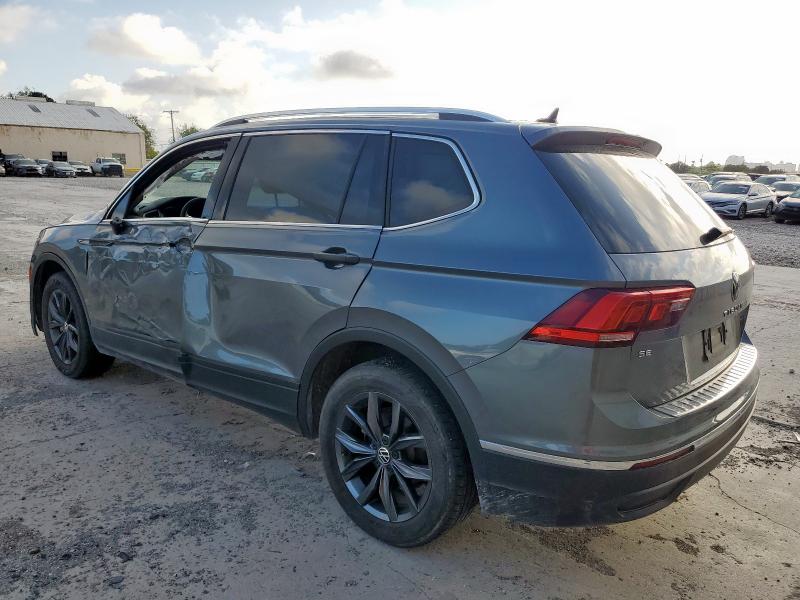 3VV3B7AX0NM157285 - 2022 VOLKSWAGEN TIGUAN SE GRAY photo 2