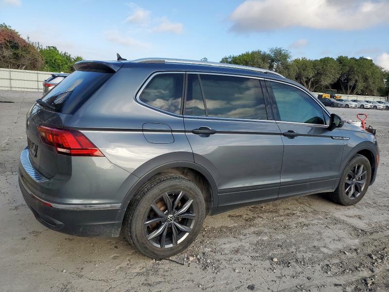 3VV3B7AX0NM157285 - 2022 VOLKSWAGEN TIGUAN SE GRAY photo 3