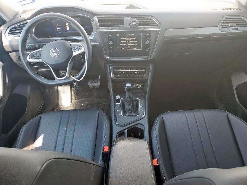 3VV3B7AX0NM157285 - 2022 VOLKSWAGEN TIGUAN SE GRAY photo 8