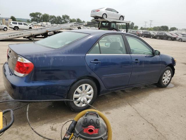 4T1BE32K45U408555 - 2005 TOYOTA CAMRY LE BLUE photo 3