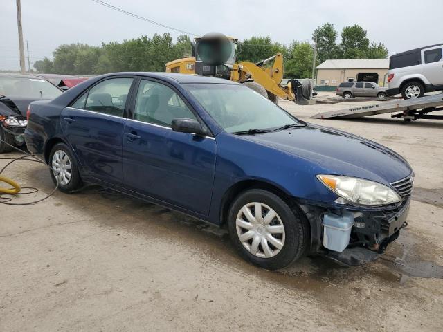 4T1BE32K45U408555 - 2005 TOYOTA CAMRY LE BLUE photo 4