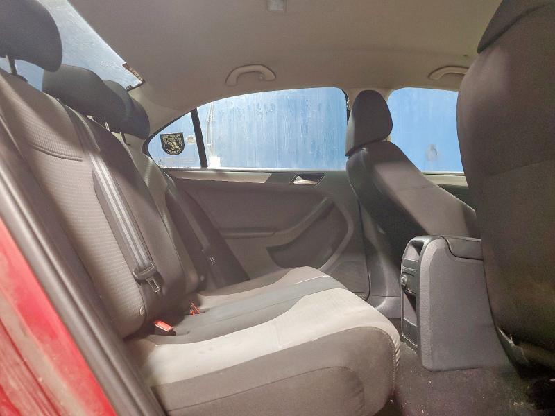 3VW2B7AJ7JM262015 - 2018 VOLKSWAGEN JETTA S أحمر صورة 10