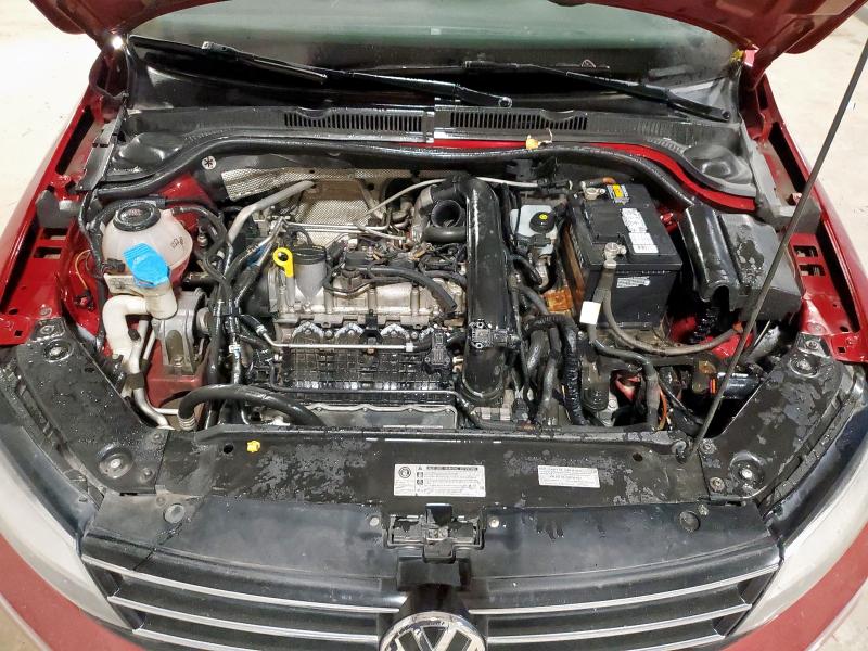 3VW2B7AJ7JM262015 - 2018 VOLKSWAGEN JETTA S أحمر صورة 11