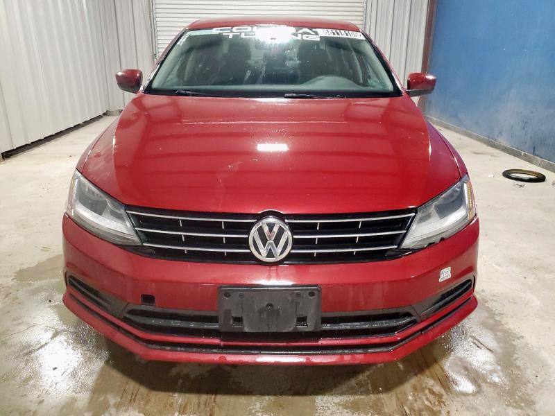 3VW2B7AJ7JM262015 - 2018 VOLKSWAGEN JETTA S أحمر صورة 5