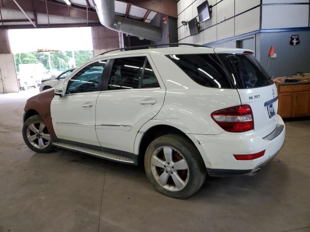 4JGBB8GB4BA654680 - 2011 MERCEDES-BENZ ML 350 4MATIC WHITE photo 2