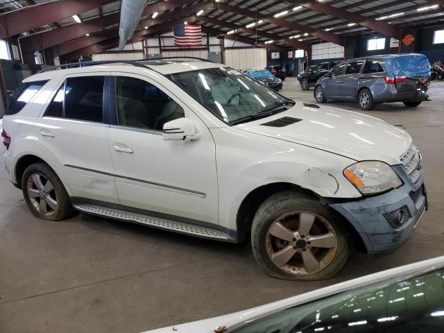 4JGBB8GB4BA654680 - 2011 MERCEDES-BENZ ML 350 4MATIC WHITE photo 4