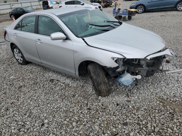 4T1BF3EK8AU037774 - 2010 TOYOTA CAMRY BASE Մոխրագույն լուսանկար 4