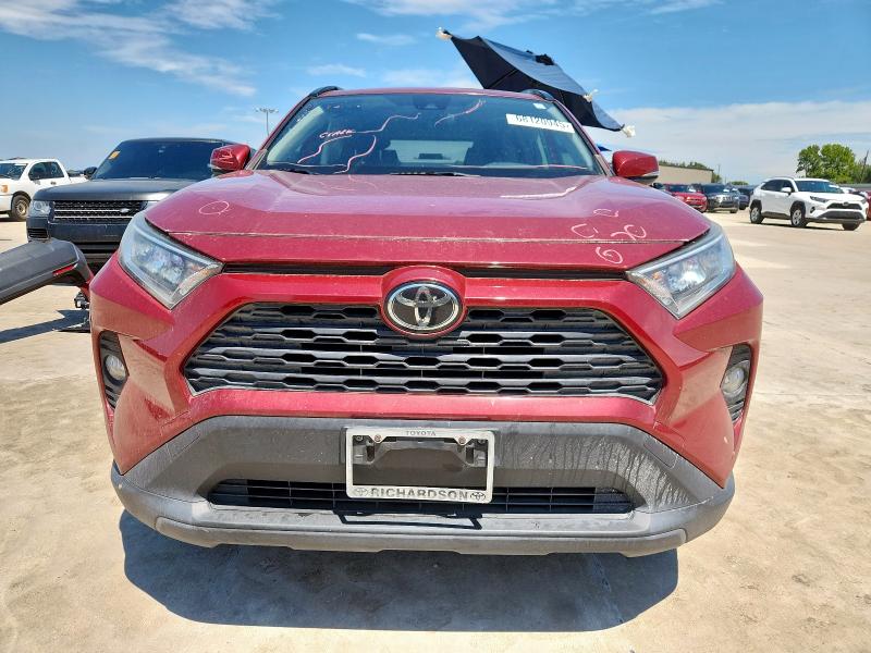 JTMW1RFV7KD012446 - 2019 TOYOTA RAV4 XLE Qırmızı foto 5