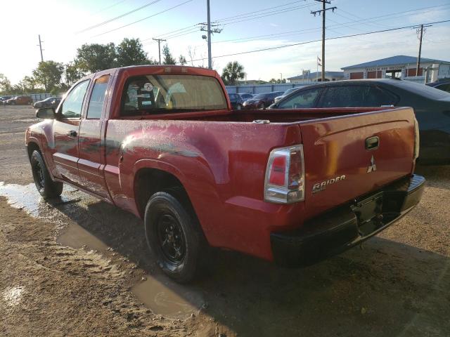 1Z7HC22K66S563172 - 2006 MITSUBISHI RAIDER LS RED photo 2