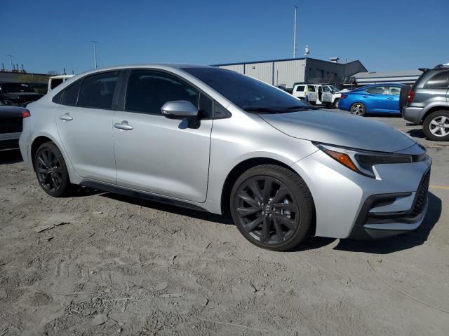 5YFS4MCE1SP226536 - 2025 TOYOTA COROLLA SE 银色 照片 4