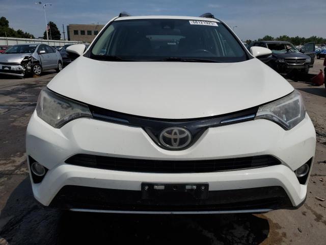 JTMRFREV6HJ128490 - 2017 TOYOTA RAV4 XLE WHITE photo 5