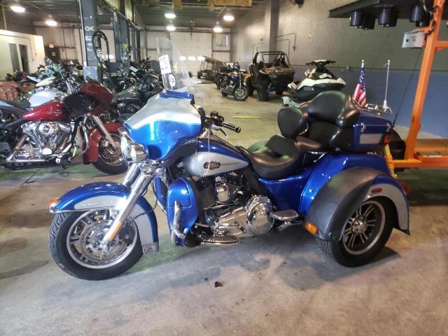 1HD1MAM13AB850159 - 2010 HARLEY-DAVIDSON FLHTCUTG BLUE photo 2