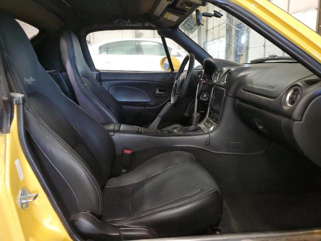 JM1NB353220226323 - 2002 MAZDA MX-5 MIATA BASE YELLOW photo 10