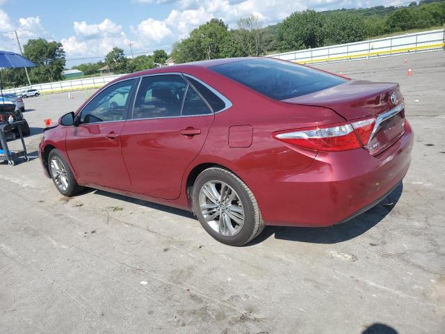 4T1BF1FK0HU762492 - 2017 TOYOTA CAMRY LE RED photo 2