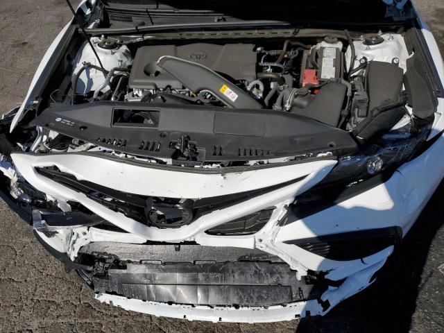 4T1G11AK2RU887183 - 2024 TOYOTA CAMRY SE NIGHT SHADE WHITE photo 11
