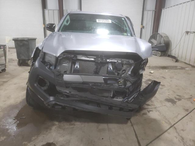 5TFSX5EN7JX061358 - 2018 TOYOTA TACOMA ACCESS CAB ვერცხლისფერი ფოტო 5