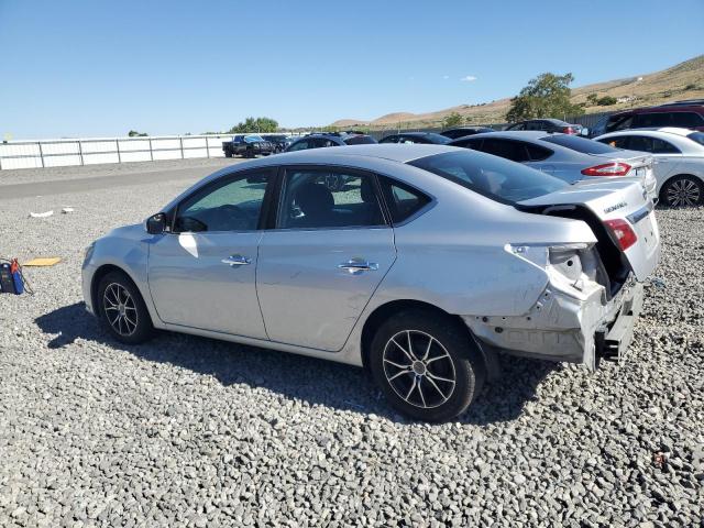 3N1AB7AP8JY245674 - 2018 NISSAN SENTRA S 银色 照片 2