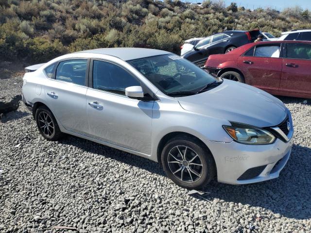3N1AB7AP8JY245674 - 2018 NISSAN SENTRA S 银色 照片 4