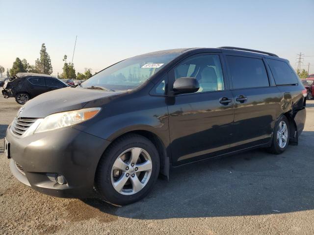 2013 TOYOTA SIENNA LE, 