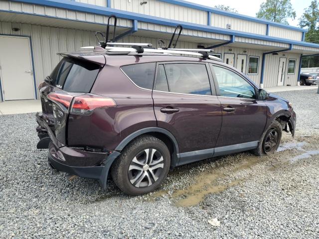 2T3BFREV0JW731265 - 2018 TOYOTA RAV4 LE 紫色 照片 3