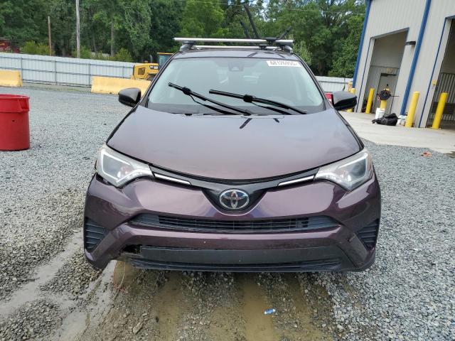 2T3BFREV0JW731265 - 2018 TOYOTA RAV4 LE 紫色 照片 5