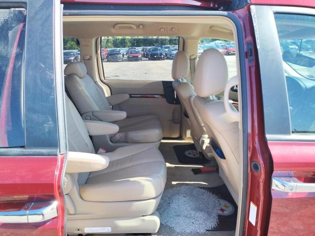 KNDMC233176015382 - 2007 HYUNDAI ENTOURAGE GLS RED photo 11