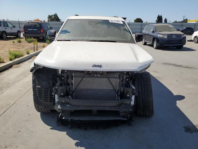 1C4RJHAG8PC517005 - 2023 JEEP GRAND CHEROKEE LAREDO 白色 照片 5