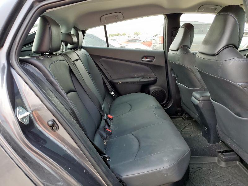 JTDKARFU1J3057215 - 2018 TOYOTA PRIUS GRAY photo 10