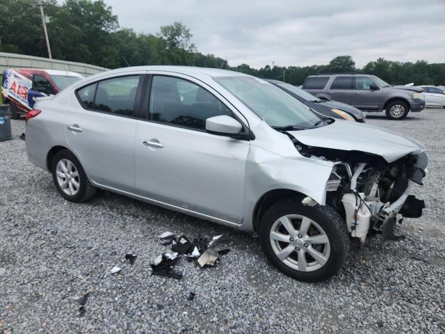 3N1CN7AP8JL844958 - 2018 NISSAN VERSA S ვერცხლისფერი ფოტო 4