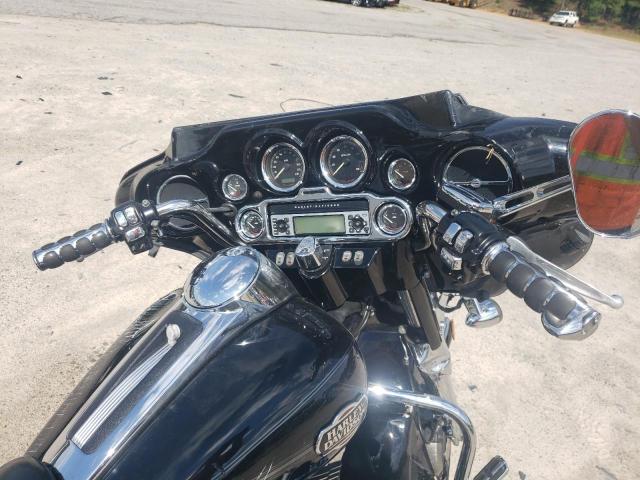 1HD1FC412AB620912 - 2010 HARLEY-DAVIDSON FLHTCU BLACK photo 5