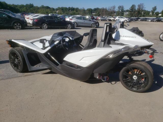 57XAASFA6K8130986 - 2019 POLARIS SLINGSHOT WHITE photo 3